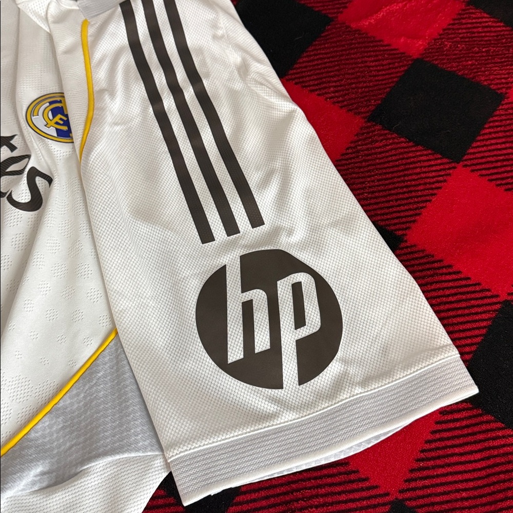 Real Madrid #5 Jude Bellingham 2025-26 Adidas Home Player Edition Jersey - Picture 9 of 9